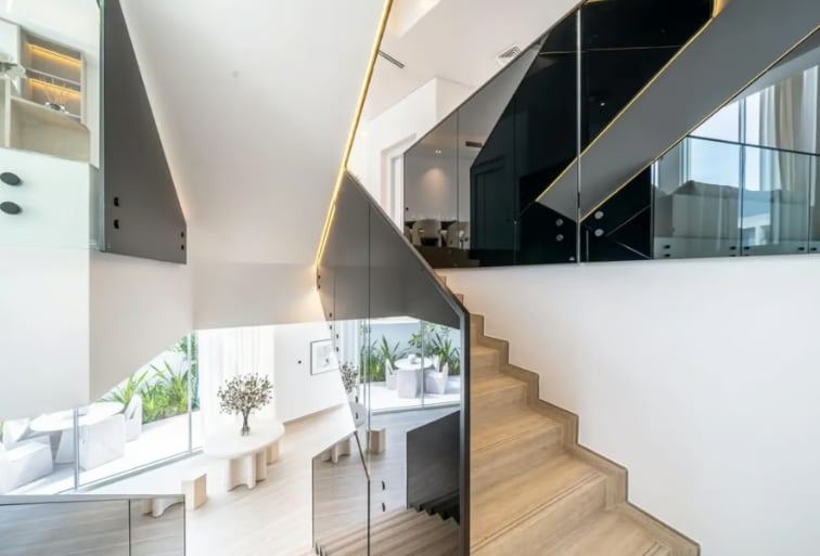 Staircase with glass balustrade